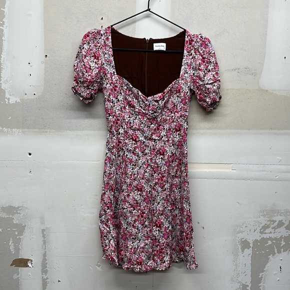 Final Price! Aritzia Tinsley Puff Sleeve Floral Mini Dress Sunday Best - Picture 2 of 8